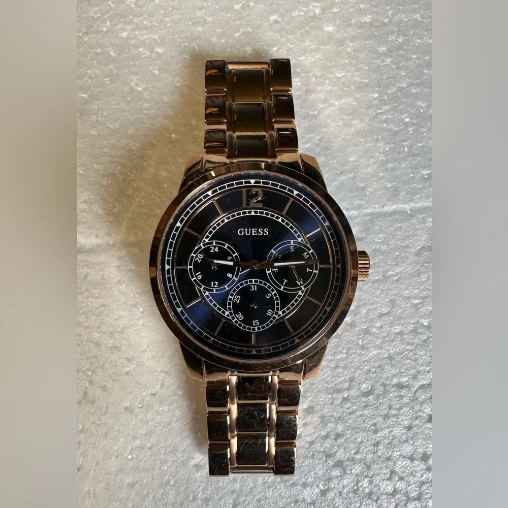 RARE GUESS GENTS ROSE GOLD TONE‎ CASE ROSE GOLD TONE STAINLESS STEEL WATCH